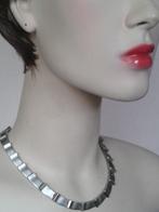 Kort COLLIER Modernisme ~ Massief ~ Zilverkleur Gesatineerd, Ophalen of Verzenden, Zo goed als nieuw, Zilver, Overige materialen
