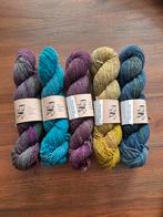 Partijtje Old Maiden Aunt Yarns 5 strengen Scottisch Wool, Ophalen of Verzenden, Zo goed als nieuw, Breien of Haken, Wol of Garen
