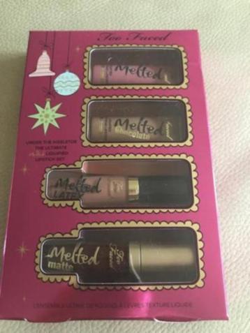 Laatste! Too Faced Under the Kissletoe Liquified Lipst. set