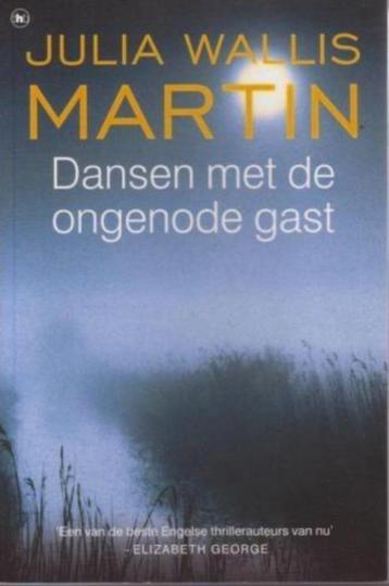 	 Julia Wallis Martin - Dansen met ongenode gast Hc en PB nw beschikbaar voor biedingen