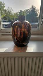 Bruin glas panterprint vaas, Huis en Inrichting, Minder dan 50 cm, Glas, Zo goed als nieuw, Ophalen