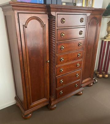 nautische garderobe kast beschikbaar voor biedingen