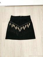 Suede rok franjes Nikkie, Kleding | Dames, Rokken, Maat 38/40 (M), Zwart, Ophalen of Verzenden, Zo goed als nieuw