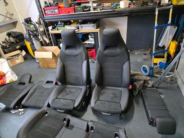 Mercedes Benz CLA 118 interieur set beschikbaar voor biedingen