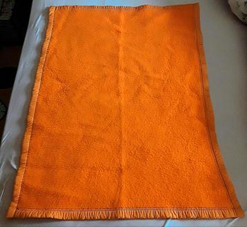 Vintage oranje dralon babydeken van Good Night. Dekentje.  beschikbaar voor biedingen