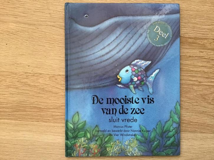 De mooiste vis van de zee sluit vrede - Marcus Pfister. 📚, Boeken, Kinderboeken | Kleuters, Zo goed als nieuw, Fictie algemeen