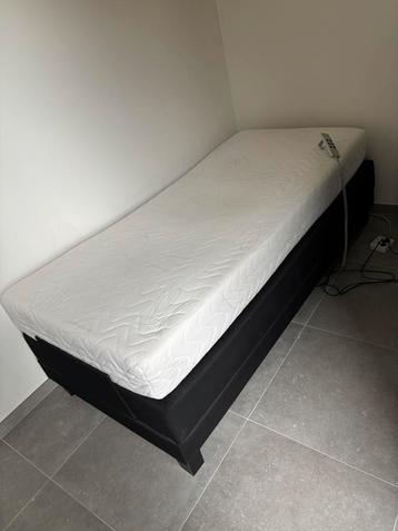 Elektrisch verstelbare boxspring beschikbaar voor biedingen