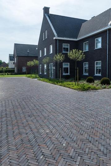 Gebakken Dikformaat Ancona Antica zwart-blauw-bruin beschikbaar voor biedingen