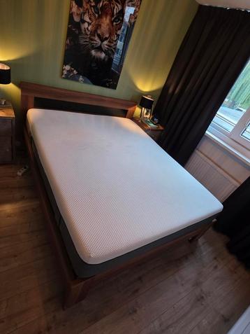 GRATIS Bed 160x200 met Emmamatras maandag 27 oktober afhalen beschikbaar voor biedingen