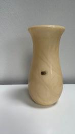 Vintage zacht gele albasten vaas, Huis en Inrichting, Woonaccessoires | Vazen, Overige materialen, Geel, Ophalen of Verzenden