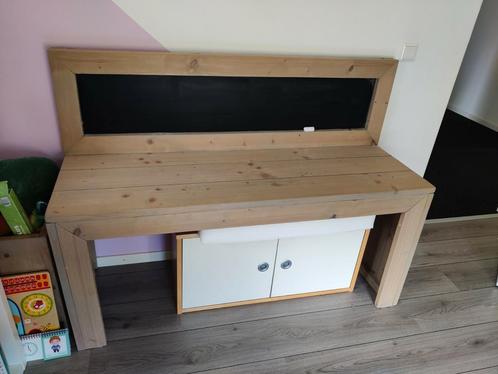 Steigerhouten speeltafel met krijtbord, Kinderen en Baby's, Speelgoed | Speeltafels, Gebruikt, Ophalen