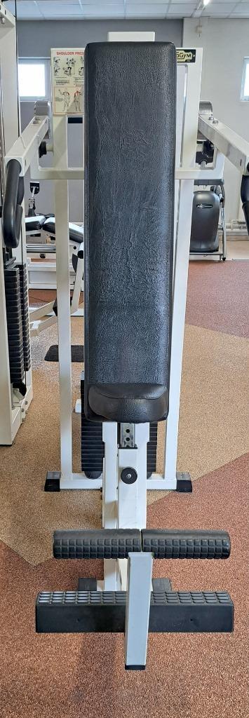 Technogym Isotonic krachttoestellen beschikbaar voor biedingen