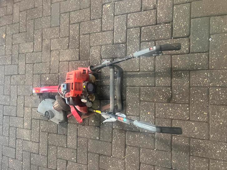 GTM kantensnijder met Mitsubishi motor. loop/sloop, lopend, Tuin en Terras, Hand-tuingereedschap, Gebruikt, Overige soorten, Ophalen