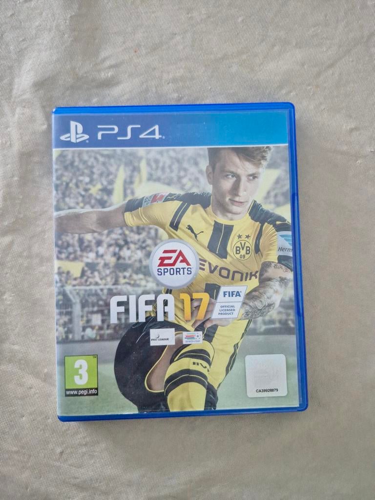 Fifa 17 PS4 - Voetbalspel, Spelcomputers en Games, Spelcomputers | Sony PlayStation 4, Ophalen of Verzenden, Gebruikt, Met 1 controller