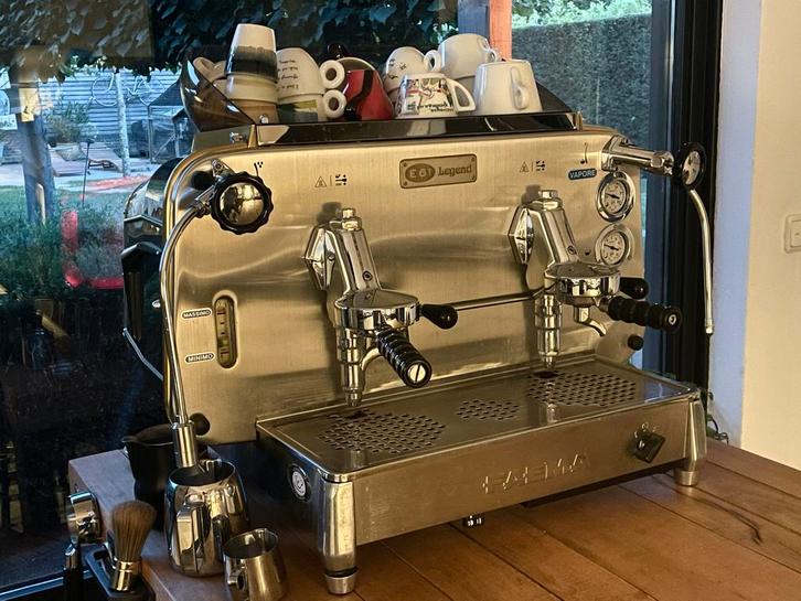 Mooie FAEMA E61 Legend, Witgoed en Apparatuur, Koffiezetapparaten, Zo goed als nieuw, Gemalen koffie, Espresso apparaat, 10 kopjes of meer