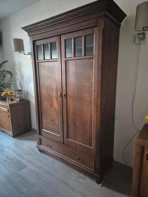 Prachtige buffetkast donker eiken, Huis en Inrichting, Kasten | Buffetkasten, Zo goed als nieuw, 200 cm of meer, 100 tot 150 cm