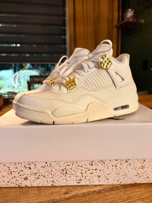 Jordan 4 metallic gold, Kleding | Dames, Schoenen, Zo goed als nieuw, Sneakers of Gympen, Wit, Verzenden