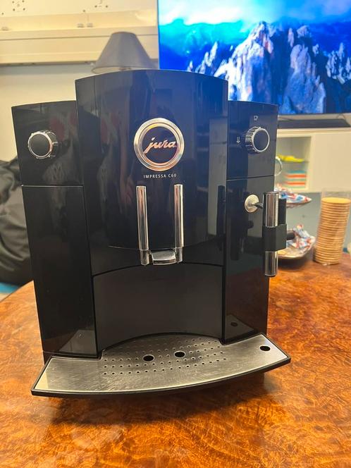 Jura c 60, Witgoed en Apparatuur, Koffiezetapparaten, Zo goed als nieuw, Koffiemachine, 10 kopjes of meer, Ophalen of Verzenden