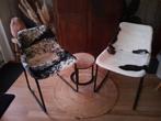 2 stoelen met koeienhuid bekleed., Huis en Inrichting, Stoelen, Ophalen, Zo goed als nieuw, Overige kleuren