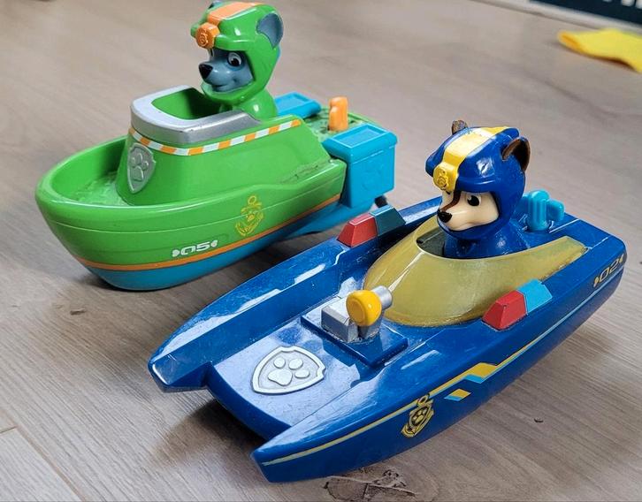 2 Paw Patrol Chase & Rocky bootjes, Kinderen en Baby's, Speelgoed | Speelgoedvoertuigen, Gebruikt, Ophalen of Verzenden