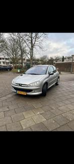 Peugeot 206 1.4 2005, Auto's, Voorwielaandrijving, 1360 cc, 4 cilinders, Origineel Nederlands