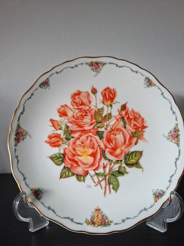 Royal Albert 'Elizabeth of Glamis' Bord, Antiek en Kunst, Antiek | Schalen, Ophalen