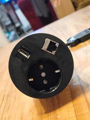 Netbox Point Inbouw stroomblok tafelcontactdoos 220 USB CAT6 beschikbaar voor biedingen