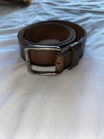 Heren leren riem - Maat 105 bruin ceintuur, Kleding | Heren, Riemen en Ceinturen, Bruin, Echt leder, Zo goed als nieuw, Riem of Ceintuur