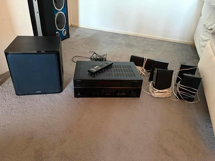 Yamaha Surround Set - 4 kleine speakers + subwoofer, Audio, Tv en Foto, Home Cinema-sets, Zo goed als nieuw, Overige spelers, 70 watt of meer