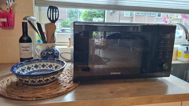 Samsung combimagnetron zwart, Witgoed en Apparatuur, Magnetrons, Zo goed als nieuw, Vrijstaand, Combimagnetron, 45 tot 60 cm, Grill