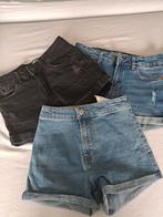 Bershka 3 korte broeken maat 32, Kleding | Dames, Spijkerbroeken en Jeans, Ophalen of Verzenden, Zo goed als nieuw, Bershka