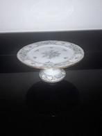 Schumann serveerschaal op voet vol vergeet me nietjes, Verzenden