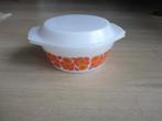 Vintage arcopal lotus ovenschaal met deksel., Ophalen of Verzenden, Overige stijlen, Glas, Schaal of Schalen