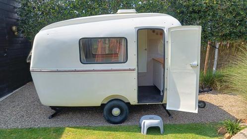 Biod Bambi 1969 caravan. van binnen compleet nieuw, Caravans en Kamperen, Caravans, Particulier, Ophalen
