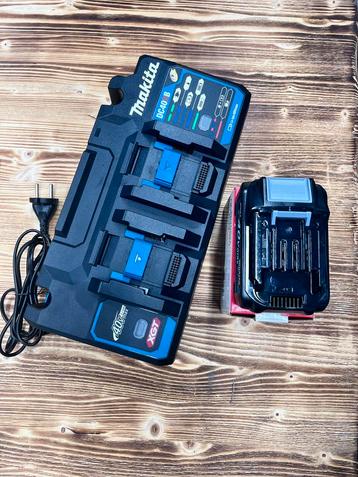 Makita 40V Duo Lader + Accu - Nieuw! beschikbaar voor biedingen
