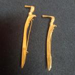 2 x 18 karaat gouden keris broche/speld, Ophalen of Verzenden