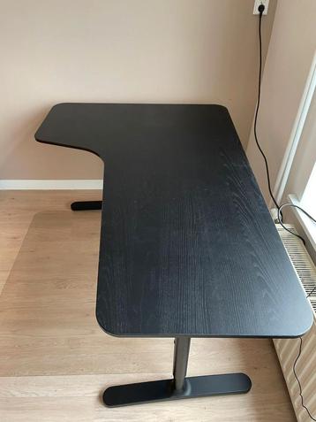 Ikea bureau Bekant zwart bruin, in hoogte verstelbaar. beschikbaar voor biedingen