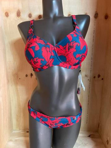 Beachlife bikini maat 40f model lelies beschikbaar voor biedingen