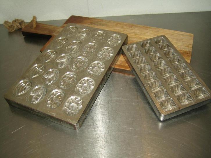 2 Zéér mooie oude Chocolade Vormen o.a. Anton Reiche, Antiek en Kunst, Curiosa en Brocante, Ophalen of Verzenden