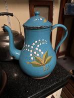 Vintage blauwe emaille koffiekan met bloemmotief, Antiek en Kunst, Antiek | Emaille, Ophalen