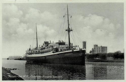Velsen - het M.S. Christiaan Huygens passeert. - 193?9 gelop, Verzamelen, Ansichtkaarten | Nederland, Gelopen, Noord-Holland, 1920 tot 1940