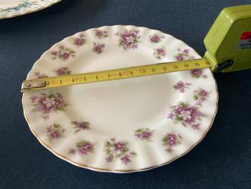 Gebaksbord Royal Albert sweet violets  beschikbaar voor biedingen