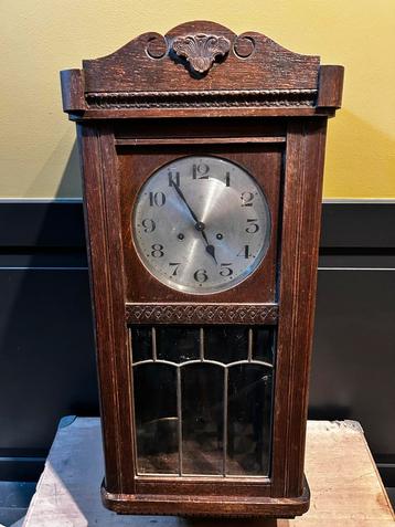 Antieke Houten Wandklok beschikbaar voor biedingen