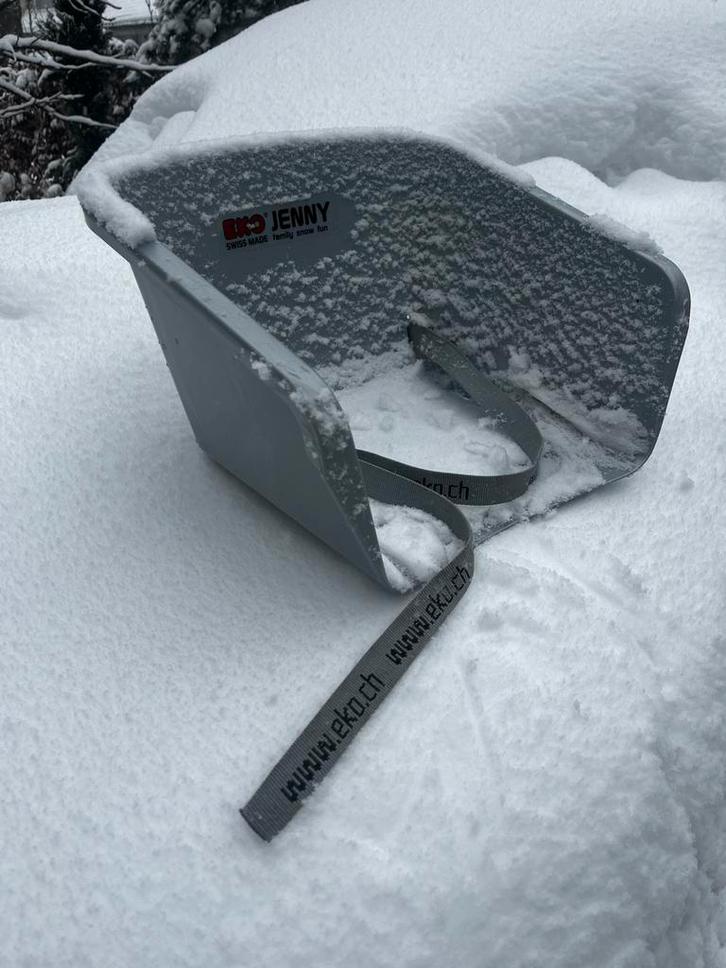 EKO kinderzitje voor op de slee, Kinderen en Baby's, Speelgoed | Buiten | Sleeën, Gebruikt, Kunststof, Rugleuning, Ophalen of Verzenden
