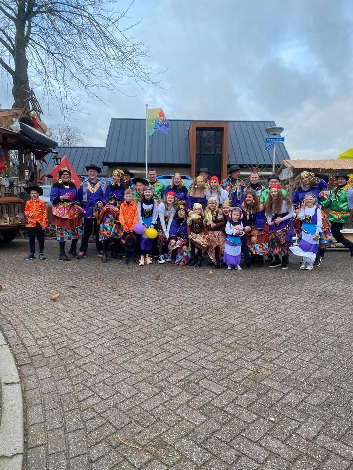Loopgroep zigeuner 14 personen, Kleding | Dames, Carnavalskleding en Feestkleding, Zo goed als nieuw, Kleding, Carnaval, Maat 42/44 (L)