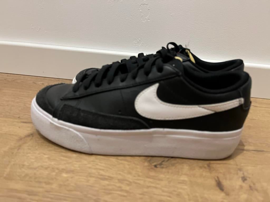 Nike Schoenen - Maat 38.5, Ophalen of Verzenden, Gedragen, Zwart, Sneakers of Gympen