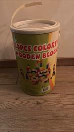 Doos met houten gekleurde blokken nog prima, Ophalen of Verzenden, Zo goed als nieuw