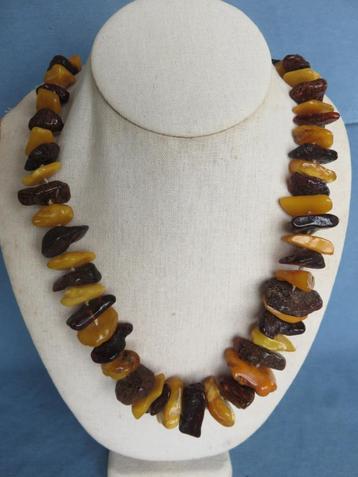 Hals ketting in divers barnsteen - 20e eeuw – lengte = 66 cm beschikbaar voor biedingen