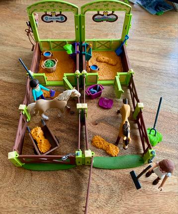 Playmobil Spirit paardenboxen 9478 en 9479 beschikbaar voor biedingen