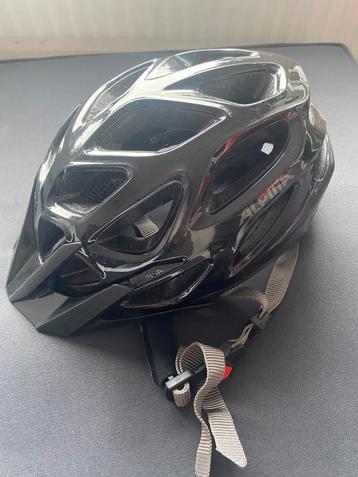 Alpina fiets helm zo goed als nieuw maat 52-57 beschikbaar voor biedingen